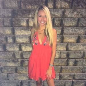 Meet your Posher, Alexis